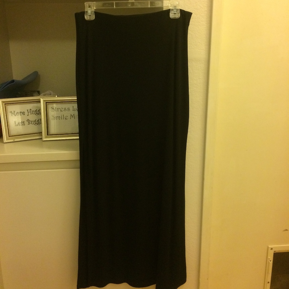 mo & su black maxi skirt